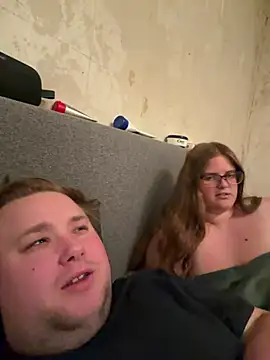 CurvyPaar2 - Show Asshole & 2 Videos
