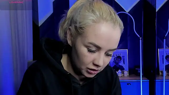 StephanieSweety - show boobs