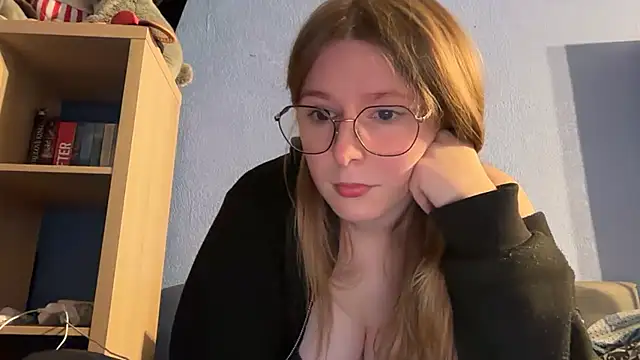 Thepretiestgirlhere