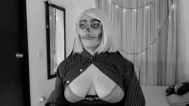Willow_poisson - Tits close up (bounce them)
