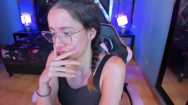 Linda4Petite - mastubation