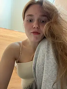 RussianWoman - First orgasm + squirt