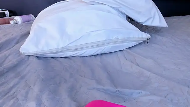 GrettaRouse - 2 fingers in pussy