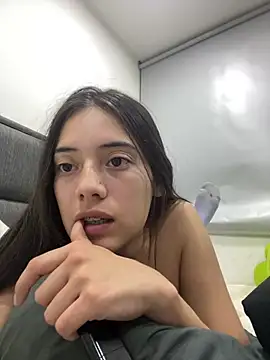Vanesita_ - show tongue