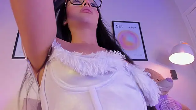 GisellePalmer_88 - Panty Off & Rub pink clit 🌸💦