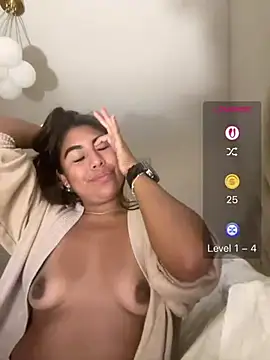 Mollythecutie - sit fully naked