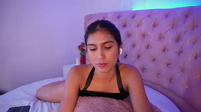LucianaBlanco_ - Olly boobs teasing