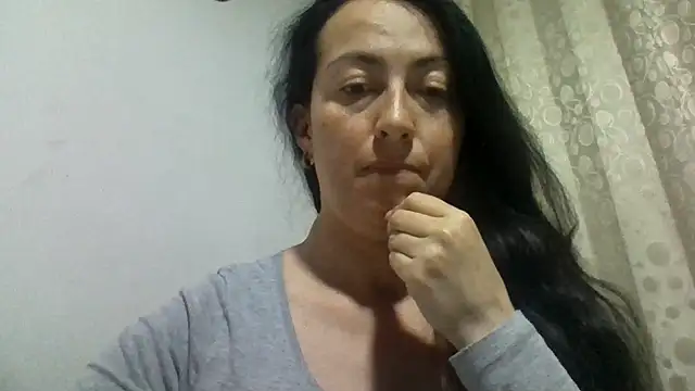Lauryn_Jones - FLASH MY PUSSY