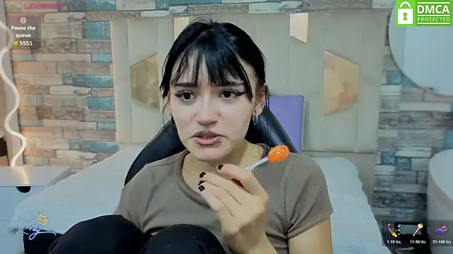 Cloee_tay1