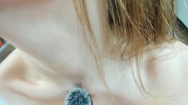 BelleDream - tease u with a lower part of my top