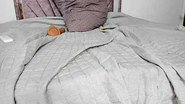 EmeraldBlonde - squirt messy