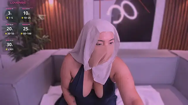 ZaynaSecret - drop saliva on boobs
