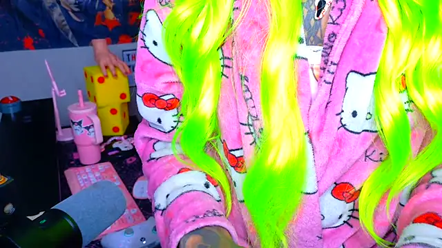 Spookiebaddie - naked😇 + oil!