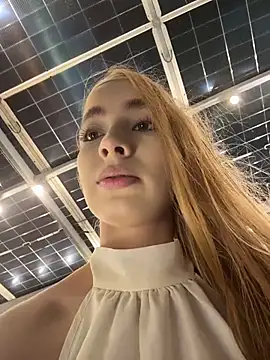 Isabella-gaviria - RIDING DOING SQUAT ON THE TERRACE MALL