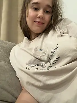 HornyGirlH - SHOW BOOBS