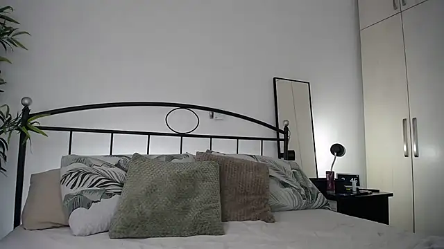 Miki87 - DEEP THROAT DILDO