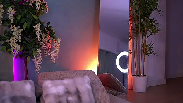 RaqueleDiva - Make my pussy wet!