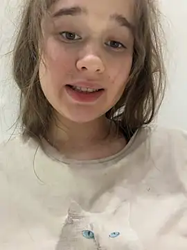 HornyGirlH - DOMI TOY ON PUSSY