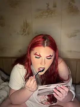 Babyizzie - first plug of the night!