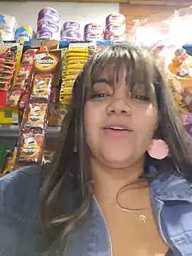 Ivy_enjoy - Oiling my tits in public
