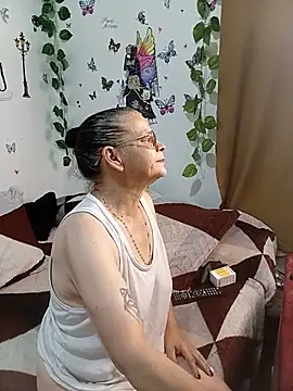 Katrinna_ - show tits +2 minutes with control toy