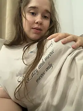 HornyGirlH - DOMI TOY ON PUSSY
