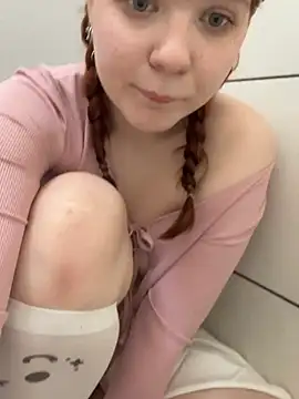 Freaky__Nikki - pinch my naked nipples + ahegao
