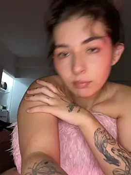 LittleHannaa_ - Finger my pussy whispering Shhh