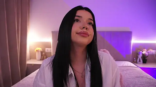 LaraAnnee - make her happy... and wet