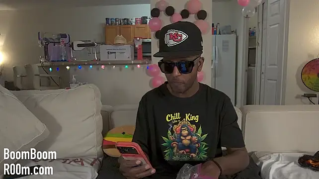 Boomboomr00m - Strap-On Fuck Show 🎟️🔥