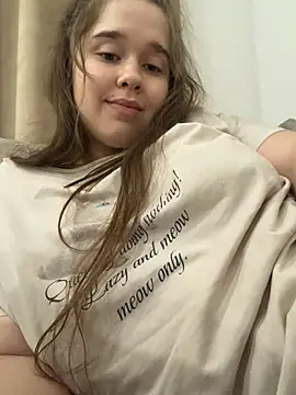 HornyGirlH - DOMI TOY ON PUSSY