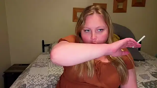 Phatassblonde - play with pussy in public