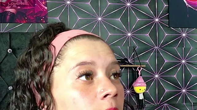 Sharlotshh - A very sexy shower show my ass
