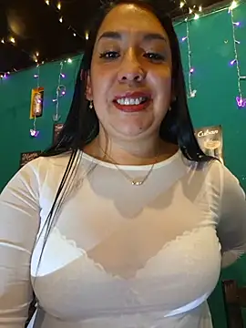 Keny__a - Tits out for 2 minutes in public 😈