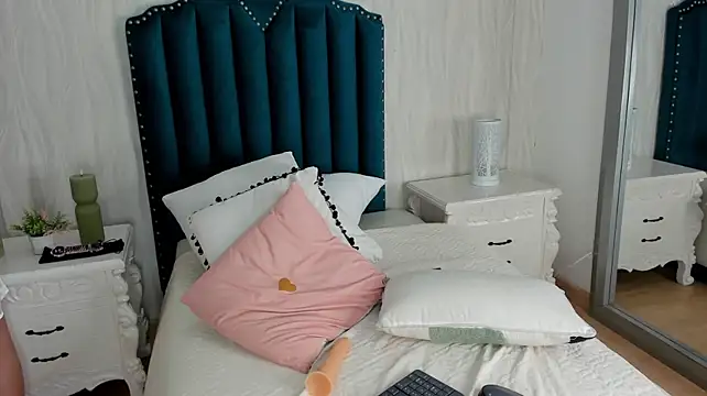 Lune__watson - Spank my boobs x2