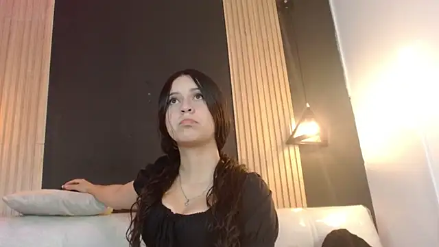 Bella1126 - show boobs+ saliva