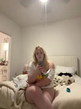 AnnieAscott - top off 👅