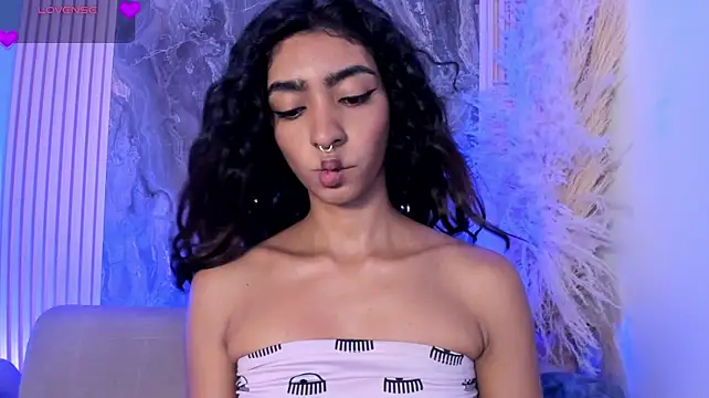 HottieVeroo_ - RUB MY TIGHT PUSSY