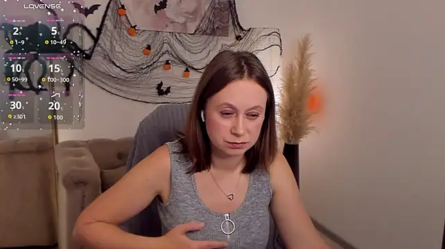 Brooke_lover - shake ass in doggy ;)