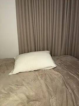 JuliaKhaleesii- - PUSSY doigts caresse🤞💦