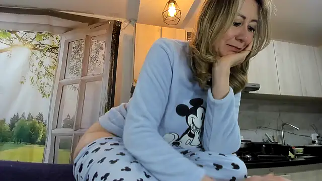 Ashleymilf_1 - warm me up spank ass x 6