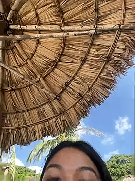 HoneyNana2000 - Walk no have underwear and skirt🤪🤪🤪