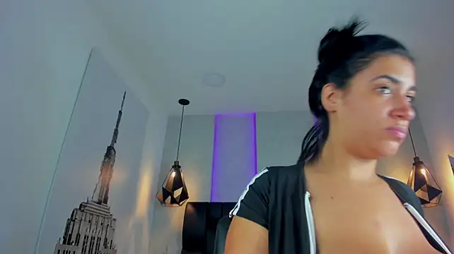 Samantha_hotly