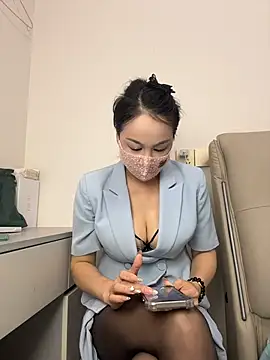 TopAlice566 - 裸露美胸1分钟