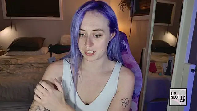 Ursluttygf - dildo tip tease + eye contact