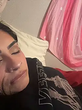 ThickerThanYoBitch - Suck dildo