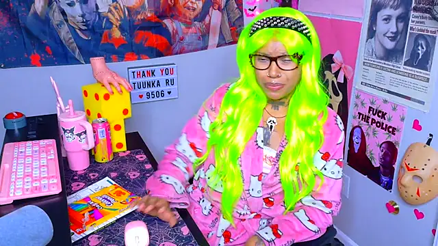 Spookiebaddie - naked😇 + oil!