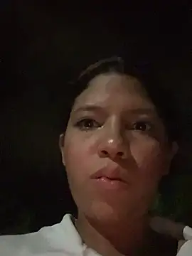 Broken_Latina_Whores_JE - I undress in front of a stranger 🔥😈