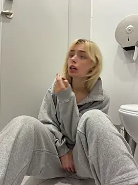 PollyLolly - WAIT NICEPUSSYSPREAD