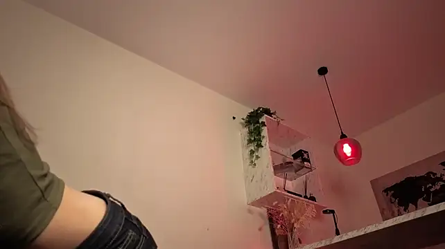 HopeWiltsey - I’ll tease you with my cleavage